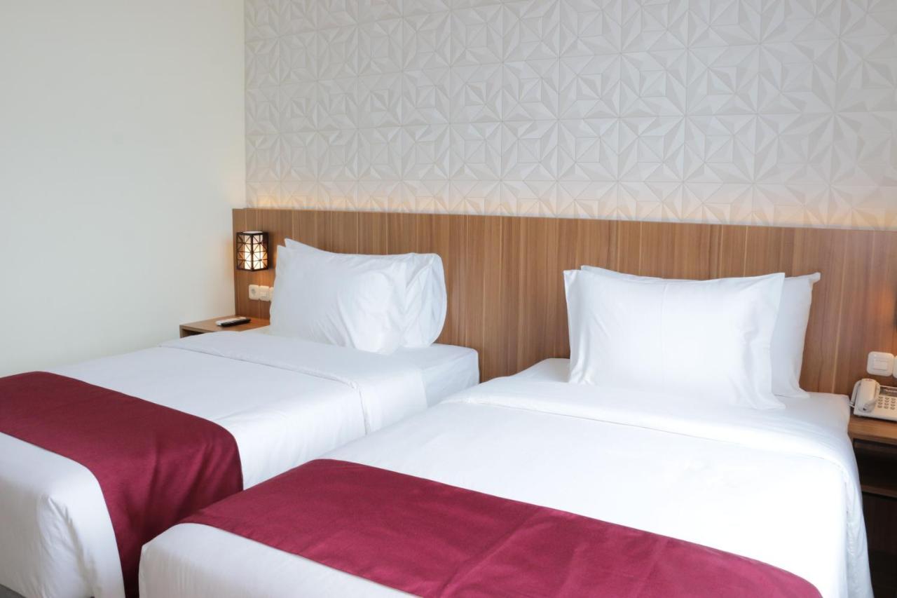 Horison Sentani Hotel Nefaar Exterior photo