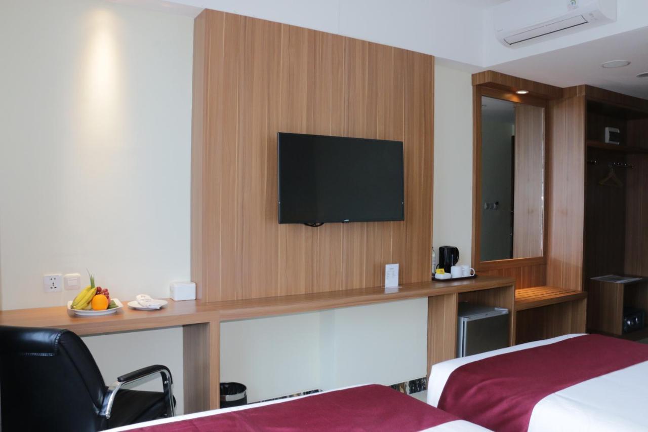 Horison Sentani Hotel Nefaar Exterior photo